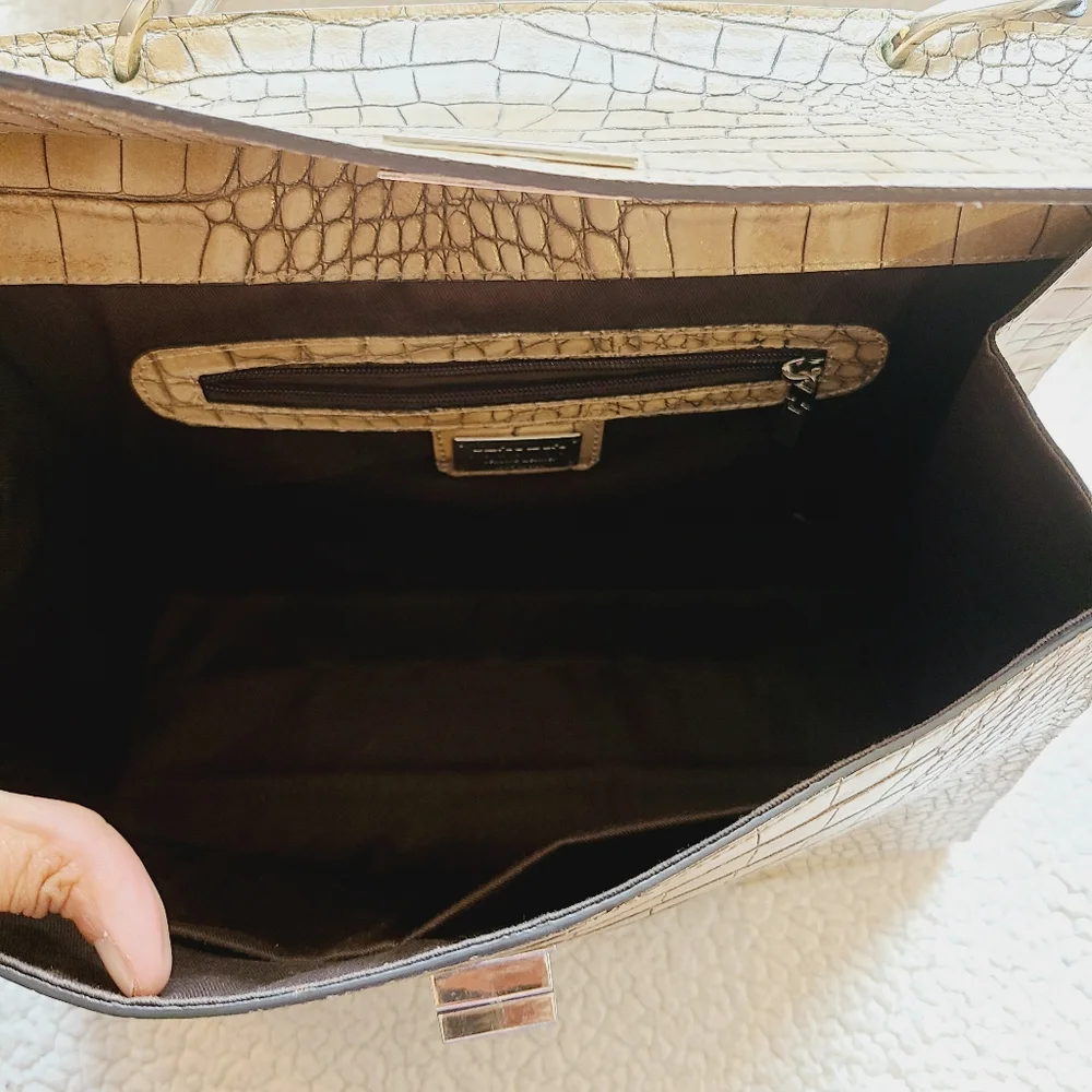 Claudia Firenze Croc Embossed Leather Handbag - Picture 9 of 12
